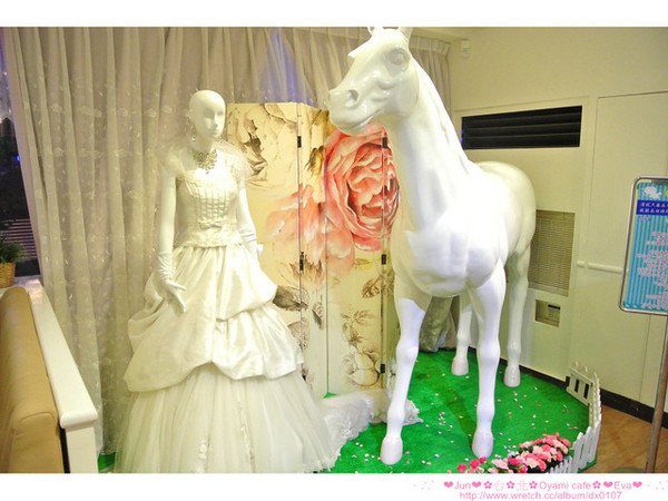 Oyami cafe:【食記】oO。。台北 西門町 Oyami cafe 超有鄉村田野風格的餐廳!而且~焗烤飯牽絲牽的好魂牽夢縈!!。o○。