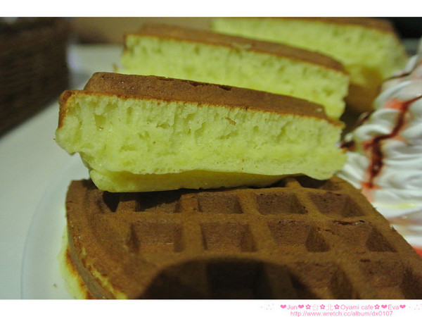 Oyami cafe:【食記】oO。。台北 西門町 Oyami cafe 超有鄉村田野風格的餐廳!而且~焗烤飯牽絲牽的好魂牽夢縈!!。o○。