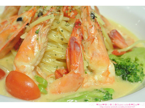 Oyami cafe:【食記】oO。。台北 西門町 Oyami cafe 超有鄉村田野風格的餐廳!而且~焗烤飯牽絲牽的好魂牽夢縈!!。o○。