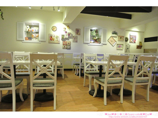 Oyami cafe:【食記】oO。。台北 西門町 Oyami cafe 超有鄉村田野風格的餐廳!而且~焗烤飯牽絲牽的好魂牽夢縈!!。o○。