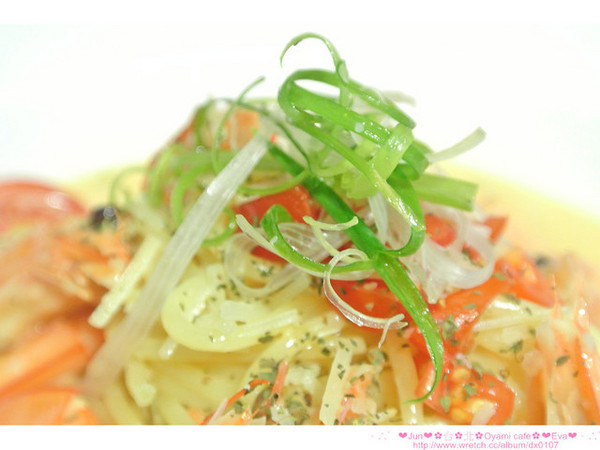 Oyami cafe:【食記】oO。。台北 西門町 Oyami cafe 超有鄉村田野風格的餐廳!而且~焗烤飯牽絲牽的好魂牽夢縈!!。o○。