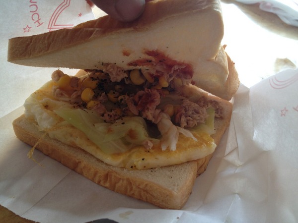 阿婆蛋餅:<中式早餐>阿婆蛋餅-香酥脆卡滋卡滋餅皮,營養均衡的加菜蛋餅