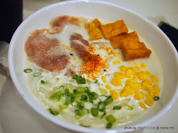 凱撒盒子日式洋食專賣店(台中美村店)：【食記】台中Caesarbox 凱撒盒子日式洋食專賣店@西區草悟道BRT科博館 : 享受美味無負擔,平價也能吃到真材實料,清爽不膩的輕食選擇!