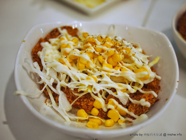 凱撒盒子日式洋食專賣店(台中美村店)：【食記】台中Caesarbox 凱撒盒子日式洋食專賣店@西區草悟道BRT科博館 : 享受美味無負擔,平價也能吃到真材實料,清爽不膩的輕食選擇!