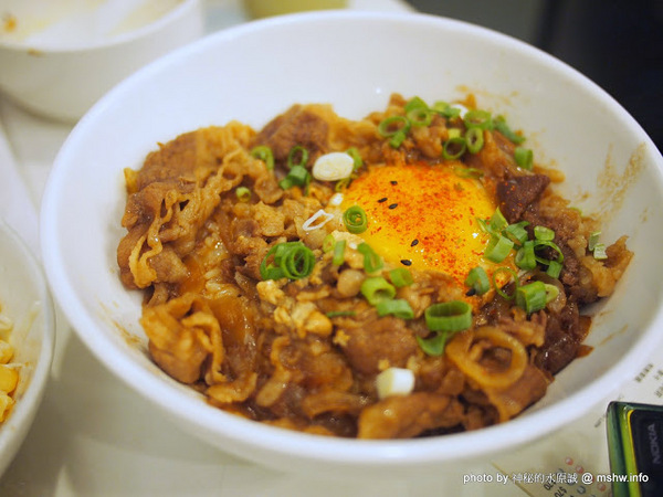 凱撒盒子日式洋食專賣店(台中美村店)：【食記】台中Caesarbox 凱撒盒子日式洋食專賣店@西區草悟道BRT科博館 : 享受美味無負擔,平價也能吃到真材實料,清爽不膩的輕食選擇!