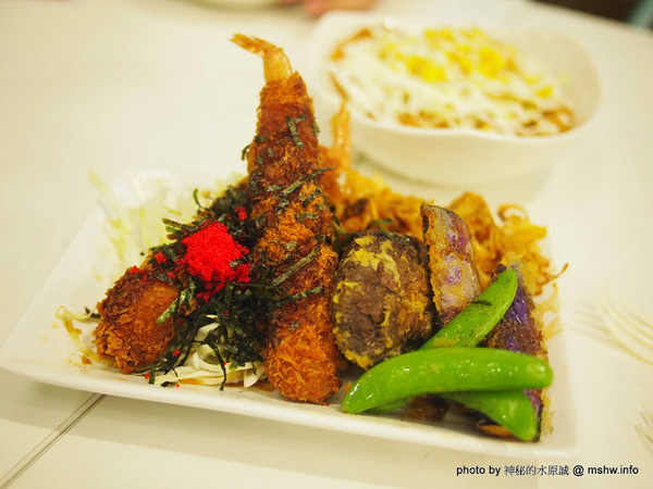 凱撒盒子日式洋食專賣店(台中美村店)：【食記】台中Caesarbox 凱撒盒子日式洋食專賣店@西區草悟道BRT科博館 : 享受美味無負擔,平價也能吃到真材實料,清爽不膩的輕食選擇!