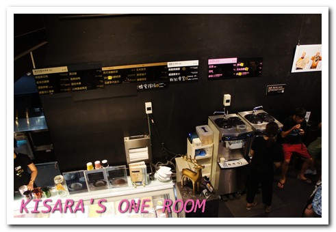 8%ice 冰淇淋專門店:名稱來自乳脂含量的冰品店──8% ice