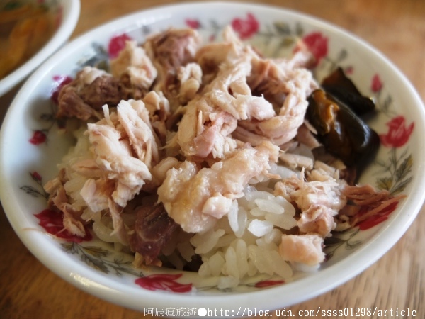 肉伯火雞肉飯：【美食特搜。台南中西區】肉伯火雞肉飯。CNN媒體推薦台南必吃 深根府城30多年雞肉飯