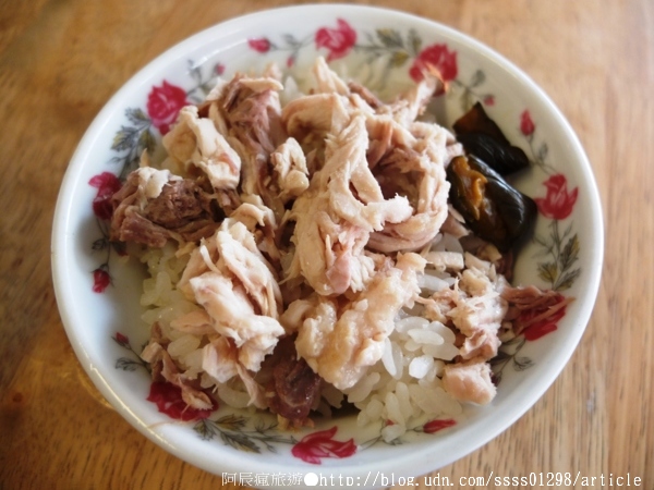 肉伯火雞肉飯：【美食特搜。台南中西區】肉伯火雞肉飯。CNN媒體推薦台南必吃 深根府城30多年雞肉飯