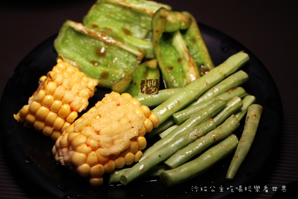 櫻花羿日式精緻炭火燒肉:東區燒烤吃到飽『櫻花羿日式精緻炭火燒肉』捷運忠孝復興站