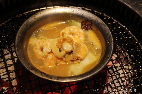 櫻花羿日式精緻炭火燒肉:東區燒烤吃到飽『櫻花羿日式精緻炭火燒肉』捷運忠孝復興站