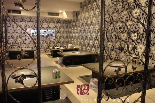 櫻花羿日式精緻炭火燒肉:東區燒烤吃到飽『櫻花羿日式精緻炭火燒肉』捷運忠孝復興站