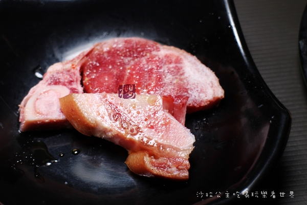 櫻花羿日式精緻炭火燒肉:東區燒烤吃到飽『櫻花羿日式精緻炭火燒肉』捷運忠孝復興站