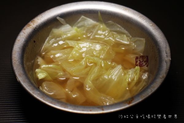 櫻花羿日式精緻炭火燒肉:東區燒烤吃到飽『櫻花羿日式精緻炭火燒肉』捷運忠孝復興站