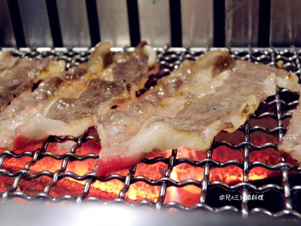 櫻花羿日式精緻炭火燒肉：【台北市大安區。燒肉吃到飽】近忠孝敦化捷運站 櫻花羿日式精緻炭火燒肉 東區燒烤吃到飽 聚餐好歡樂!