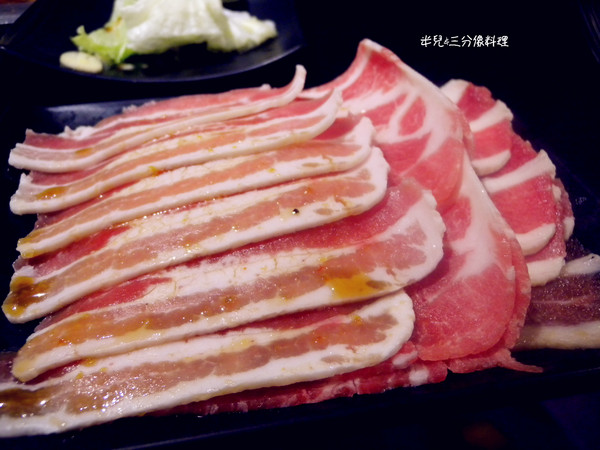 櫻花羿日式精緻炭火燒肉：【台北市大安區。燒肉吃到飽】近忠孝敦化捷運站 櫻花羿日式精緻炭火燒肉 東區燒烤吃到飽 聚餐好歡樂!