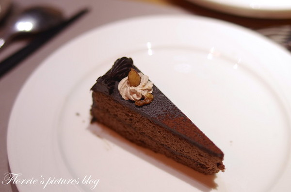 饗食天堂(板橋店)：試吃~新北板橋區--饗食天堂(板橋遠百店)~菜色多到好難選