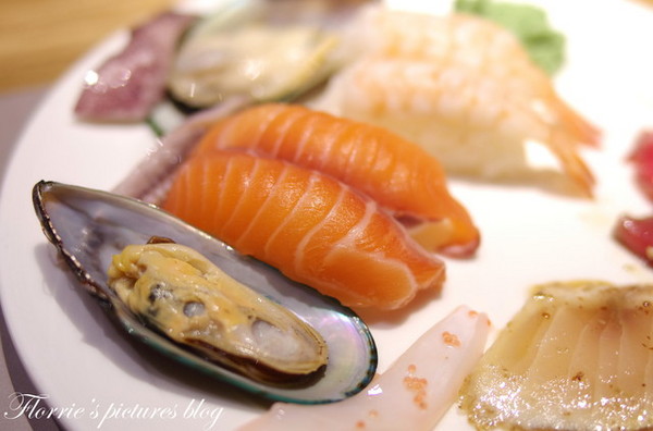 饗食天堂(板橋店)：試吃~新北板橋區--饗食天堂(板橋遠百店)~菜色多到好難選