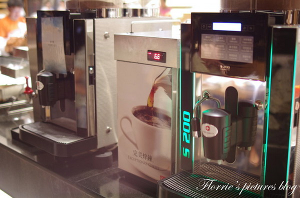 饗食天堂(板橋店)：試吃~新北板橋區--饗食天堂(板橋遠百店)~菜色多到好難選