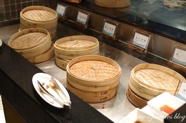 饗食天堂(板橋店)：試吃~新北板橋區--饗食天堂(板橋遠百店)~菜色多到好難選