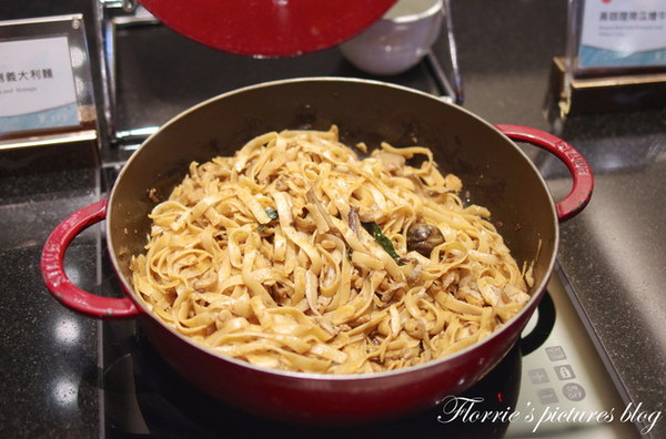 饗食天堂(板橋店)：試吃~新北板橋區--饗食天堂(板橋遠百店)~菜色多到好難選