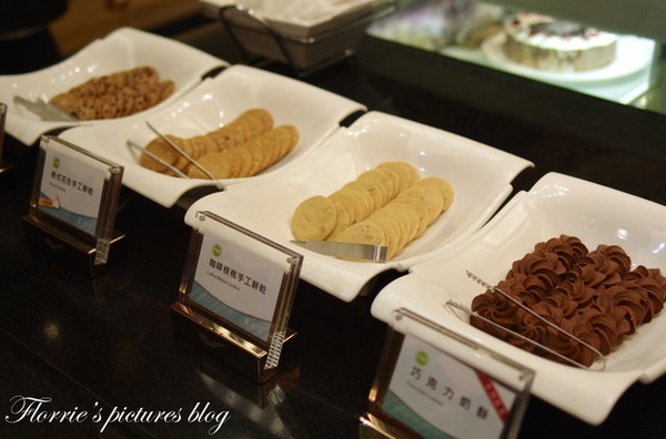 饗食天堂(板橋店)：試吃~新北板橋區--饗食天堂(板橋遠百店)~菜色多到好難選