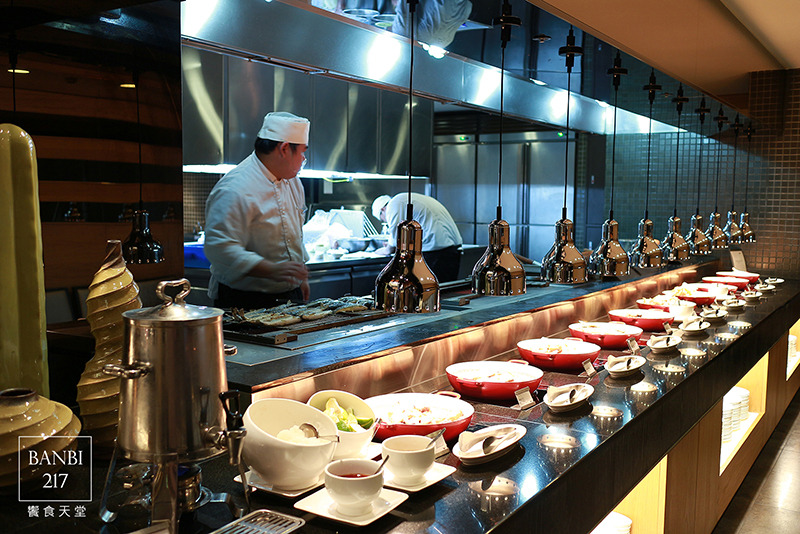 Banbi217 美食旅遊: 饗食天堂 自助餐吃到飽:日式料理,西式料理,中式料理,蛋糕,哈根達斯冰淇淋 (FE21遠東百貨,捷運板橋站)[邀約]