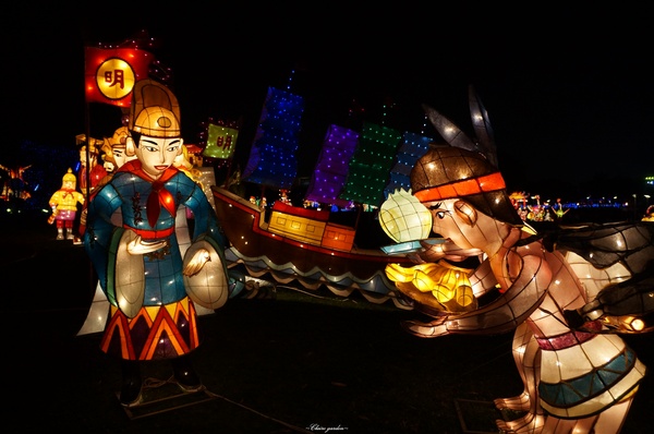 2015臺北燈節：[捷運圓山站]2015台北燈會~浪漫水晶燈橋、天壇、英熊聯盟、海賊羊