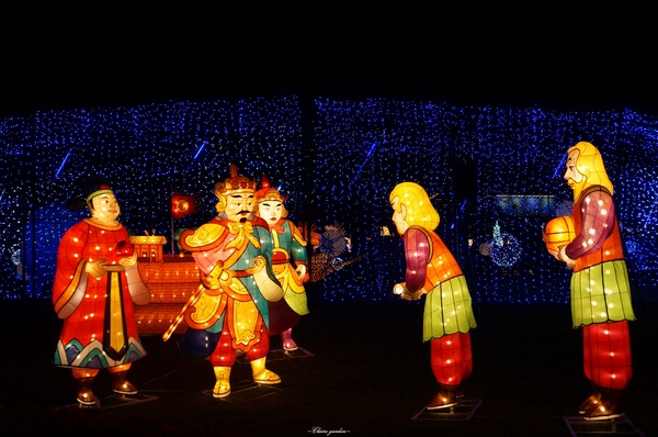 2015臺北燈節：[捷運圓山站]2015台北燈會~浪漫水晶燈橋、天壇、英熊聯盟、海賊羊