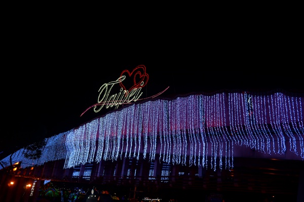 2015臺北燈節：[捷運圓山站]2015台北燈會~浪漫水晶燈橋、天壇、英熊聯盟、海賊羊