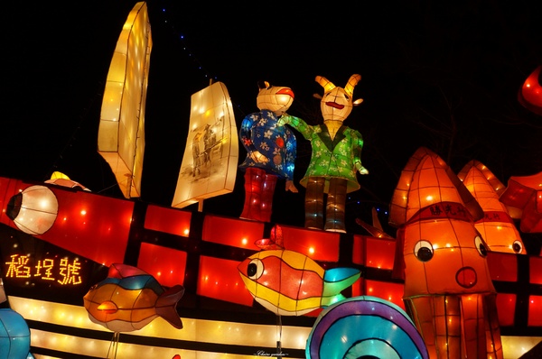 2015臺北燈節：[捷運圓山站]2015台北燈會~浪漫水晶燈橋、天壇、英熊聯盟、海賊羊