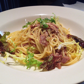 鬍子餐酒-香蒜鴨肉炒細扁麵