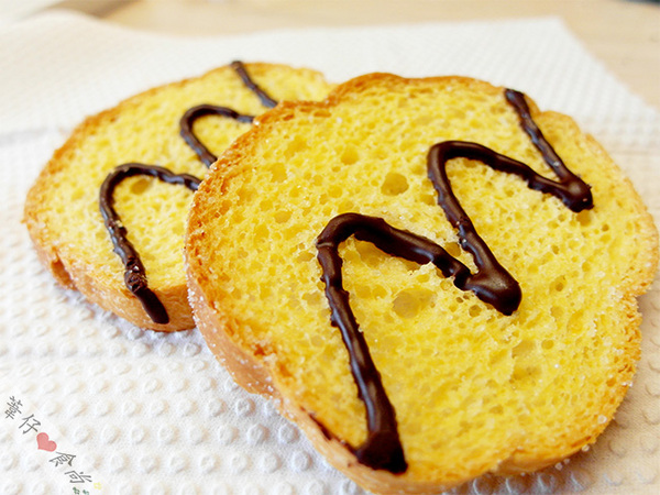 吉美西點麵包：[邀約]香蕉大餐就要濃郁綿密蛋糕X酥烤小土司!!!