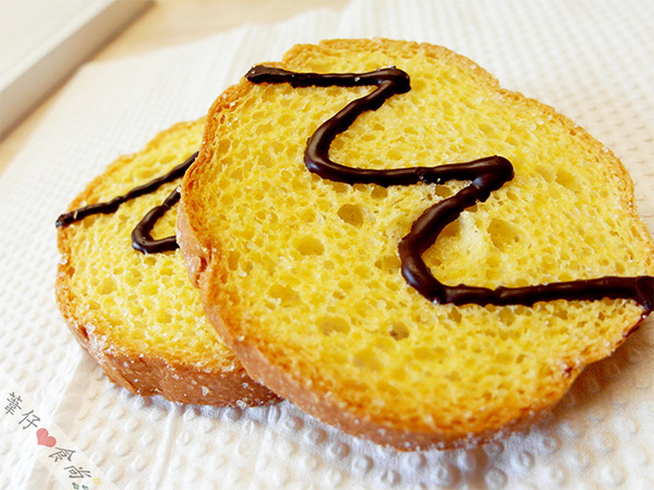 吉美西點麵包：[邀約]香蕉大餐就要濃郁綿密蛋糕X酥烤小土司!!!