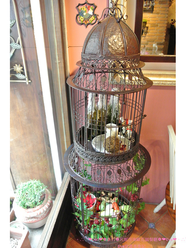 凡妮莎南歐花園餐廳:【食記】oO。新竹 凡妮莎南歐花園餐廳 達菲熊(Duffy)馬卡龍 日本最火紅的人手一隻達菲熊竟然做成馬卡龍啦!超可愛捨不得吃~。o○。