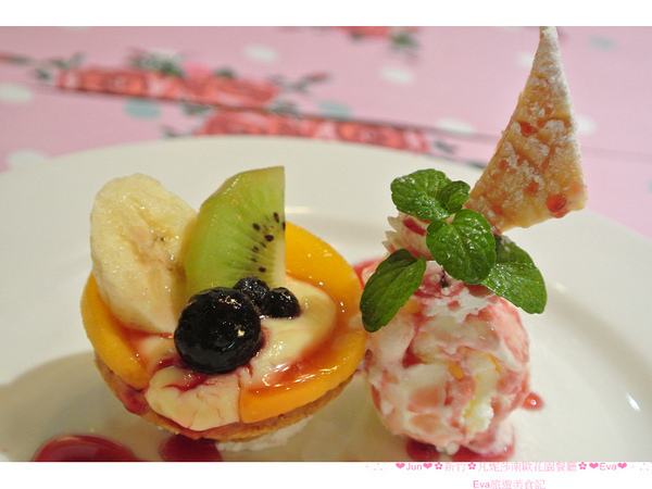 凡妮莎南歐花園餐廳:【食記】oO。新竹 凡妮莎南歐花園餐廳 達菲熊(Duffy)馬卡龍 日本最火紅的人手一隻達菲熊竟然做成馬卡龍啦!超可愛捨不得吃~。o○。