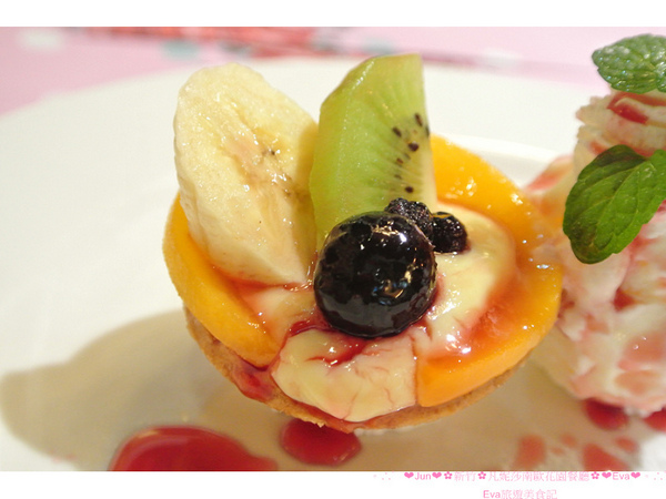 凡妮莎南歐花園餐廳:【食記】oO。新竹 凡妮莎南歐花園餐廳 達菲熊(Duffy)馬卡龍 日本最火紅的人手一隻達菲熊竟然做成馬卡龍啦!超可愛捨不得吃~。o○。