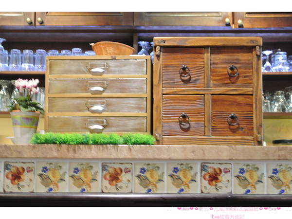 凡妮莎南歐花園餐廳:【食記】oO。新竹 凡妮莎南歐花園餐廳 達菲熊(Duffy)馬卡龍 日本最火紅的人手一隻達菲熊竟然做成馬卡龍啦!超可愛捨不得吃~。o○。