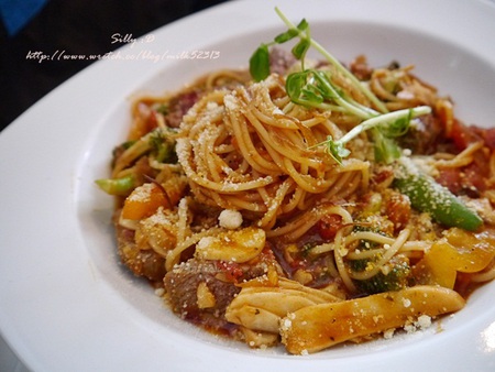 1369121993-1712453232