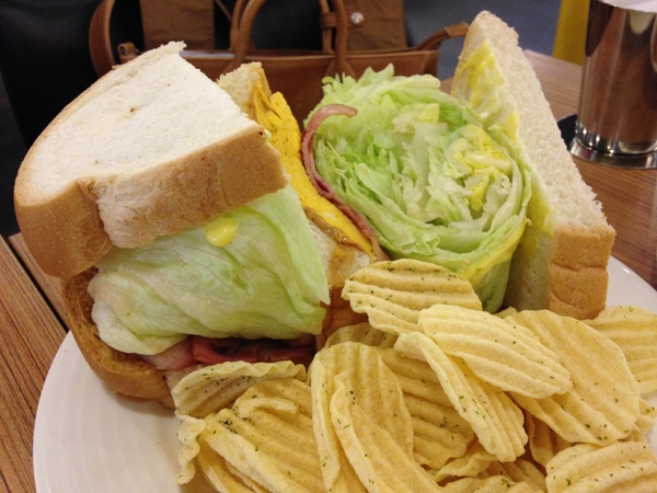 鯊魚咬土司(大直店)：鯊魚咬吐司♥ 大份量 ♥平價 ♥從早餐到晚餐都包辦