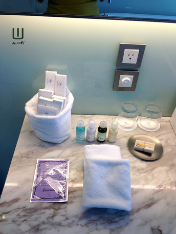 Ambience Hotel 喜瑞飯店:台北|推薦住宿 喜瑞飯店豪華房 白色極簡設計旅館 2016 Tripadvisor旅行者之選大獎台灣區No.1