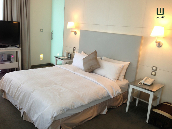 Ambience Hotel 喜瑞飯店:台北|推薦住宿 喜瑞飯店豪華房 白色極簡設計旅館 2016 Tripadvisor旅行者之選大獎台灣區No.1