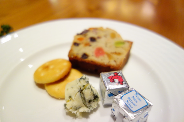 蓮香齋:蓮香齋+素食吃到飽+高檔+包場+有氣氛+南京東路+台北美食+乳酪起司+貝殼麵+涼麵+大阪燒+擔仔麵+盆栽甜點+傳統料理+聚會+巧克力鍋