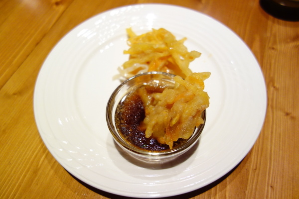 蓮香齋:蓮香齋+素食吃到飽+高檔+包場+有氣氛+南京東路+台北美食+乳酪起司+貝殼麵+涼麵+大阪燒+擔仔麵+盆栽甜點+傳統料理+聚會+巧克力鍋