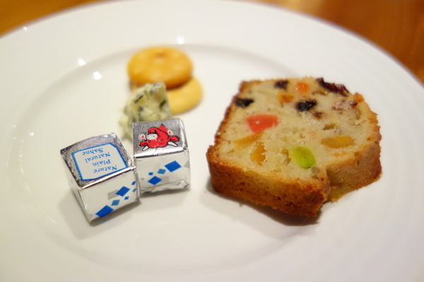 蓮香齋:蓮香齋+素食吃到飽+高檔+包場+有氣氛+南京東路+台北美食+乳酪起司+貝殼麵+涼麵+大阪燒+擔仔麵+盆栽甜點+傳統料理+聚會+巧克力鍋