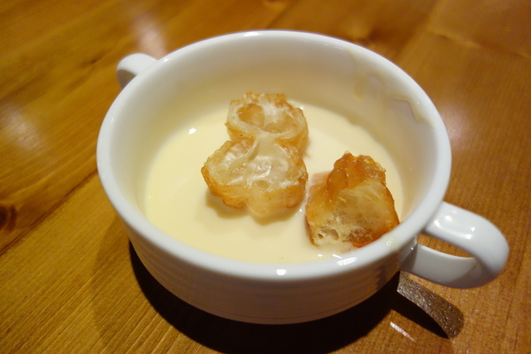 蓮香齋:蓮香齋+素食吃到飽+高檔+包場+有氣氛+南京東路+台北美食+乳酪起司+貝殼麵+涼麵+大阪燒+擔仔麵+盆栽甜點+傳統料理+聚會+巧克力鍋