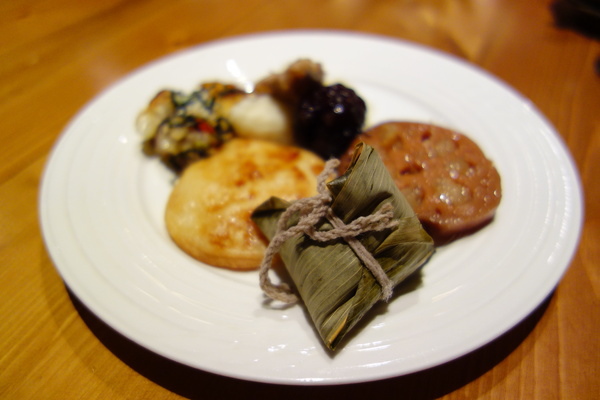 蓮香齋:蓮香齋+素食吃到飽+高檔+包場+有氣氛+南京東路+台北美食+乳酪起司+貝殼麵+涼麵+大阪燒+擔仔麵+盆栽甜點+傳統料理+聚會+巧克力鍋