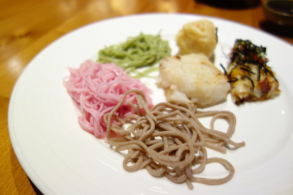 蓮香齋:蓮香齋+素食吃到飽+高檔+包場+有氣氛+南京東路+台北美食+乳酪起司+貝殼麵+涼麵+大阪燒+擔仔麵+盆栽甜點+傳統料理+聚會+巧克力鍋