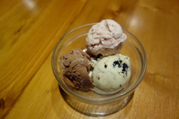 蓮香齋:蓮香齋+素食吃到飽+高檔+包場+有氣氛+南京東路+台北美食+乳酪起司+貝殼麵+涼麵+大阪燒+擔仔麵+盆栽甜點+傳統料理+聚會+巧克力鍋