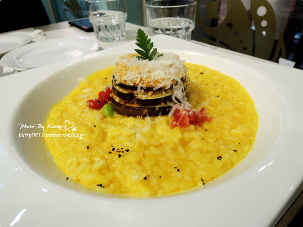 2014-2-11姊妹跳舞香水 (7).jpg